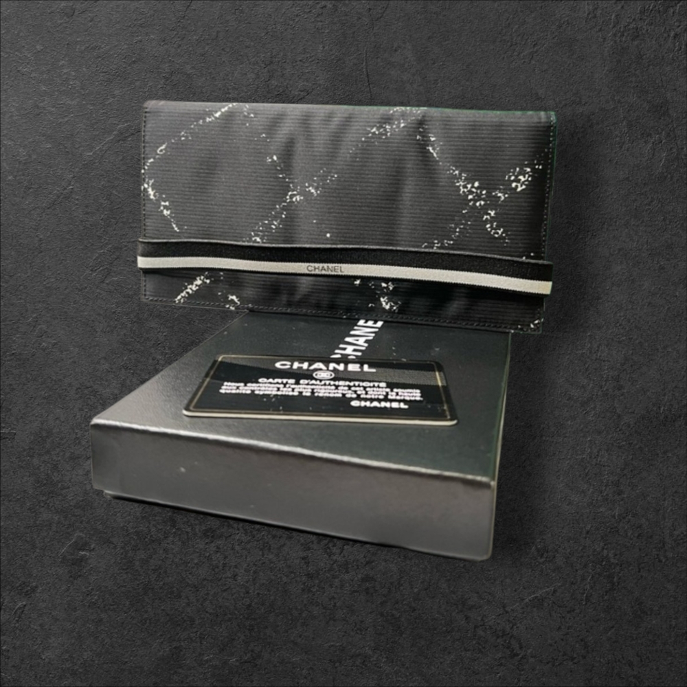 Chanel Black Nylon Long Wallet Authentic Vintage from the Chanel Travel Line - Picture 2 of 16